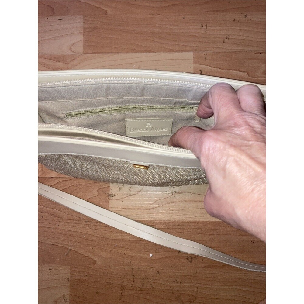 Etienne Aigner Beautiful Straw Handbag Adjustable Strap 7 Interior Compartments - Picture 8 of 12